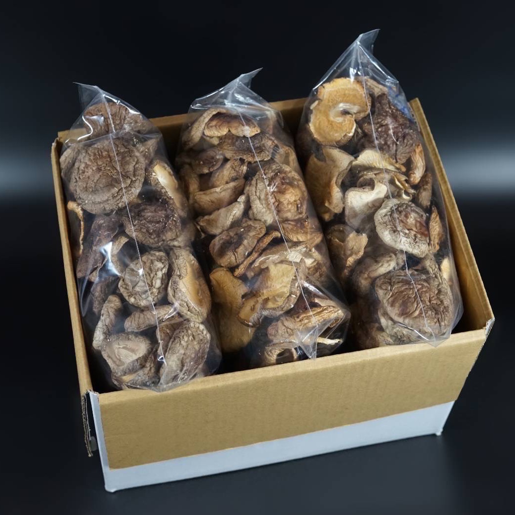 天日干し 乾燥しいたけ 秋田県産 軸なし300g 送料込 | 野菜/野菜の加工