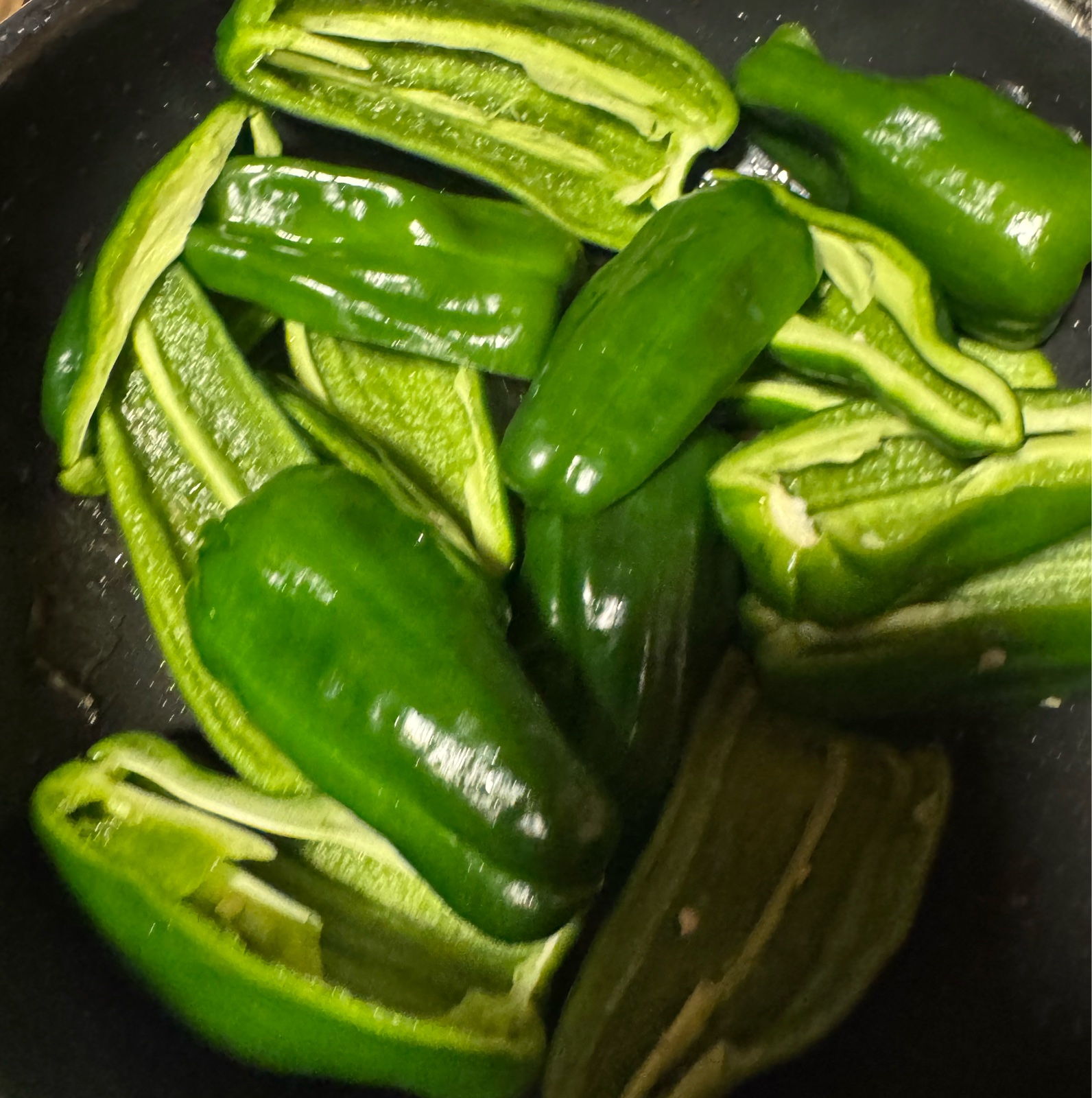 Veggieの最新投稿「ピーマン🫑」｜産地直送の販売・育成情報 ｜ 産直アウル