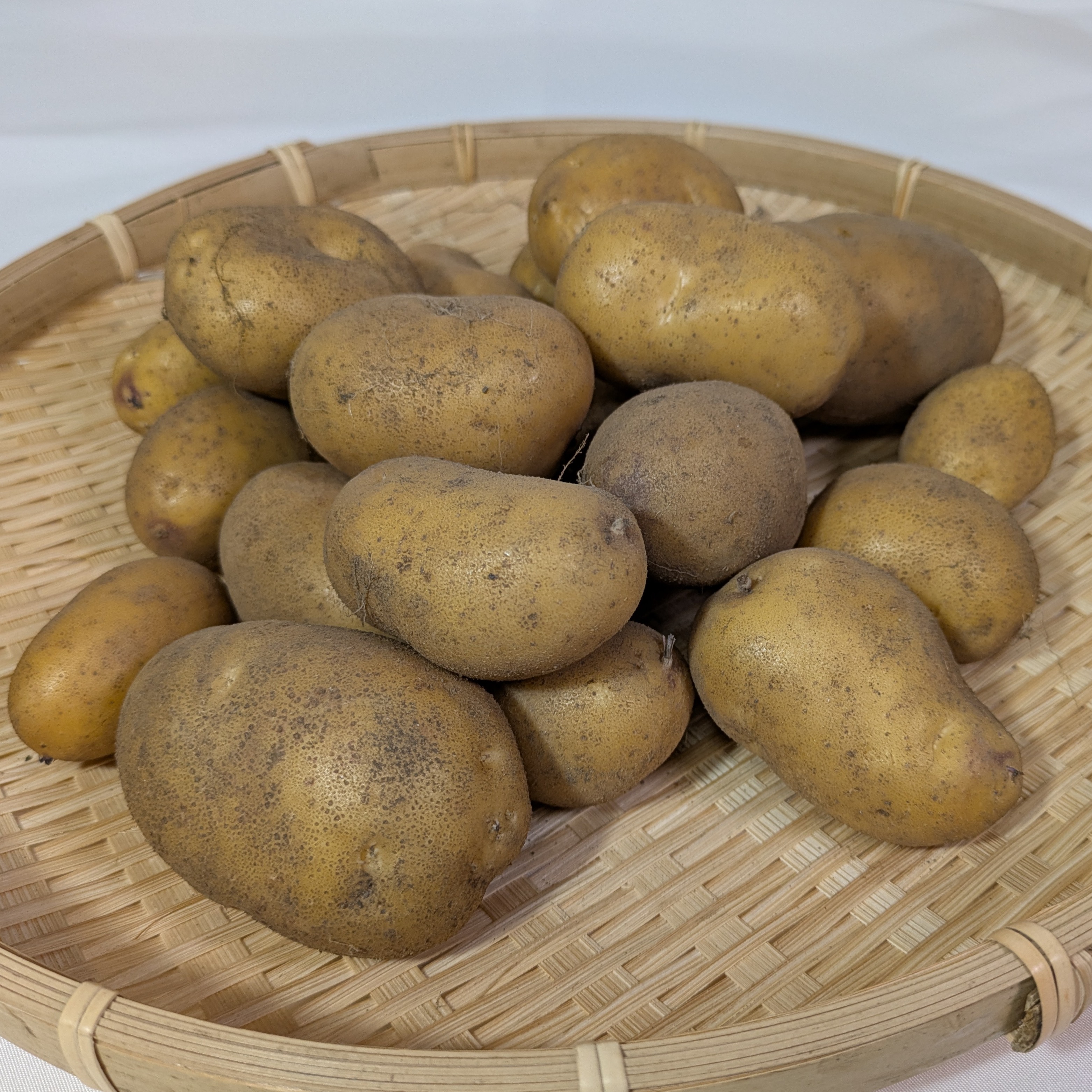 北海道産 インカのめざめ 1．8kg | 野菜/じゃがいも 産直アウル