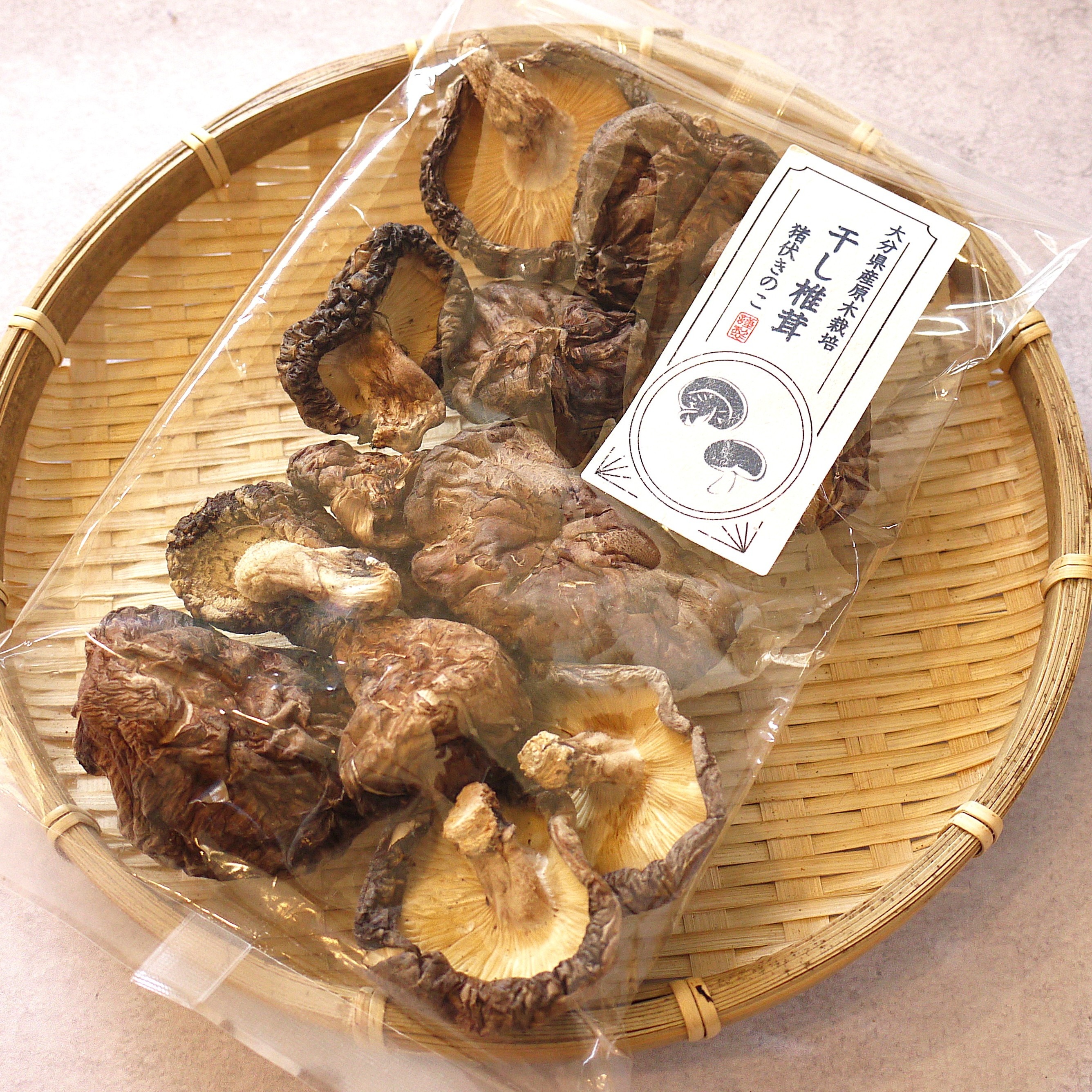 日本産原木栽培椎茸　100g×10個