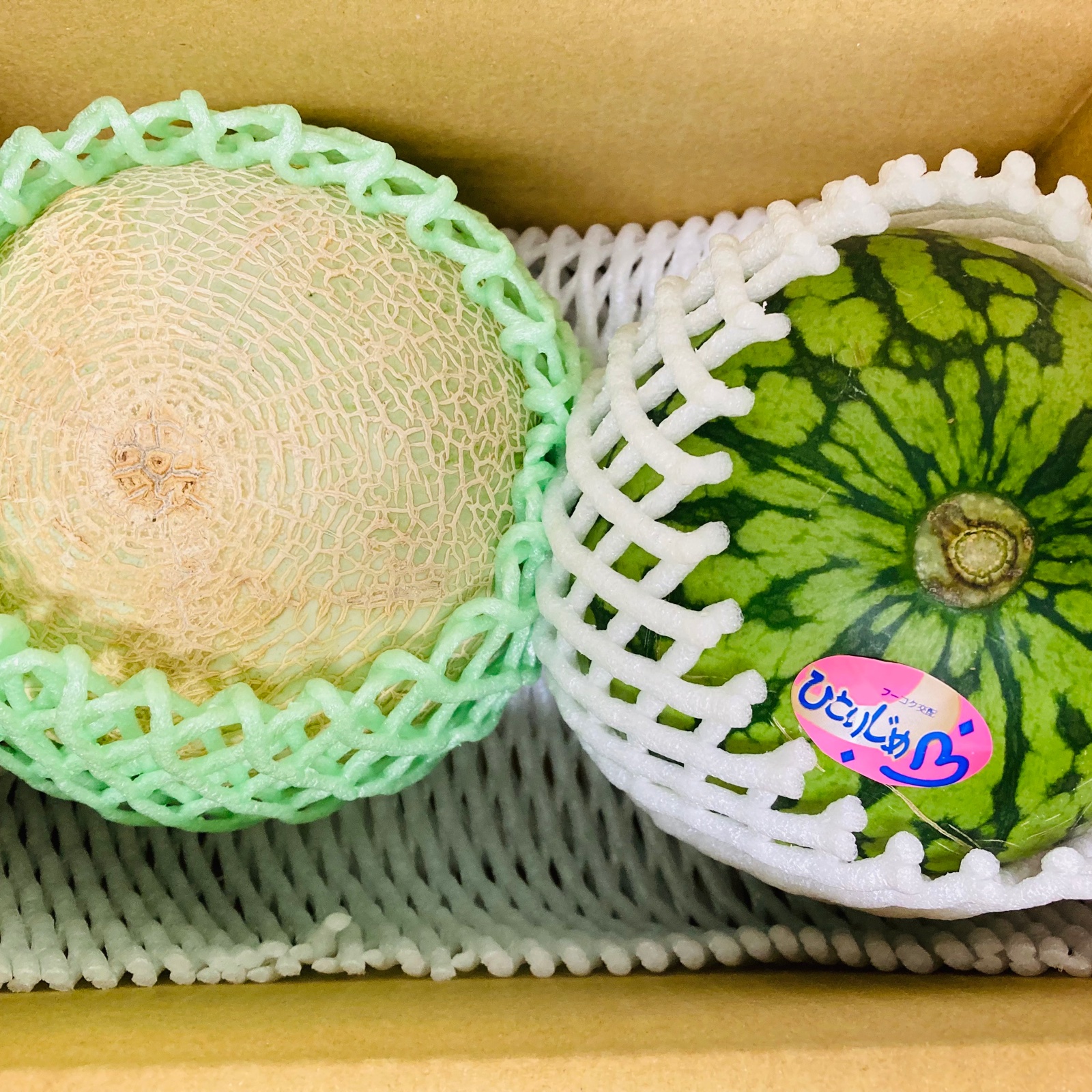家庭用訳あり品 小玉青肉メロン1玉(約700g＆小玉西瓜1玉(約1kg) 合計