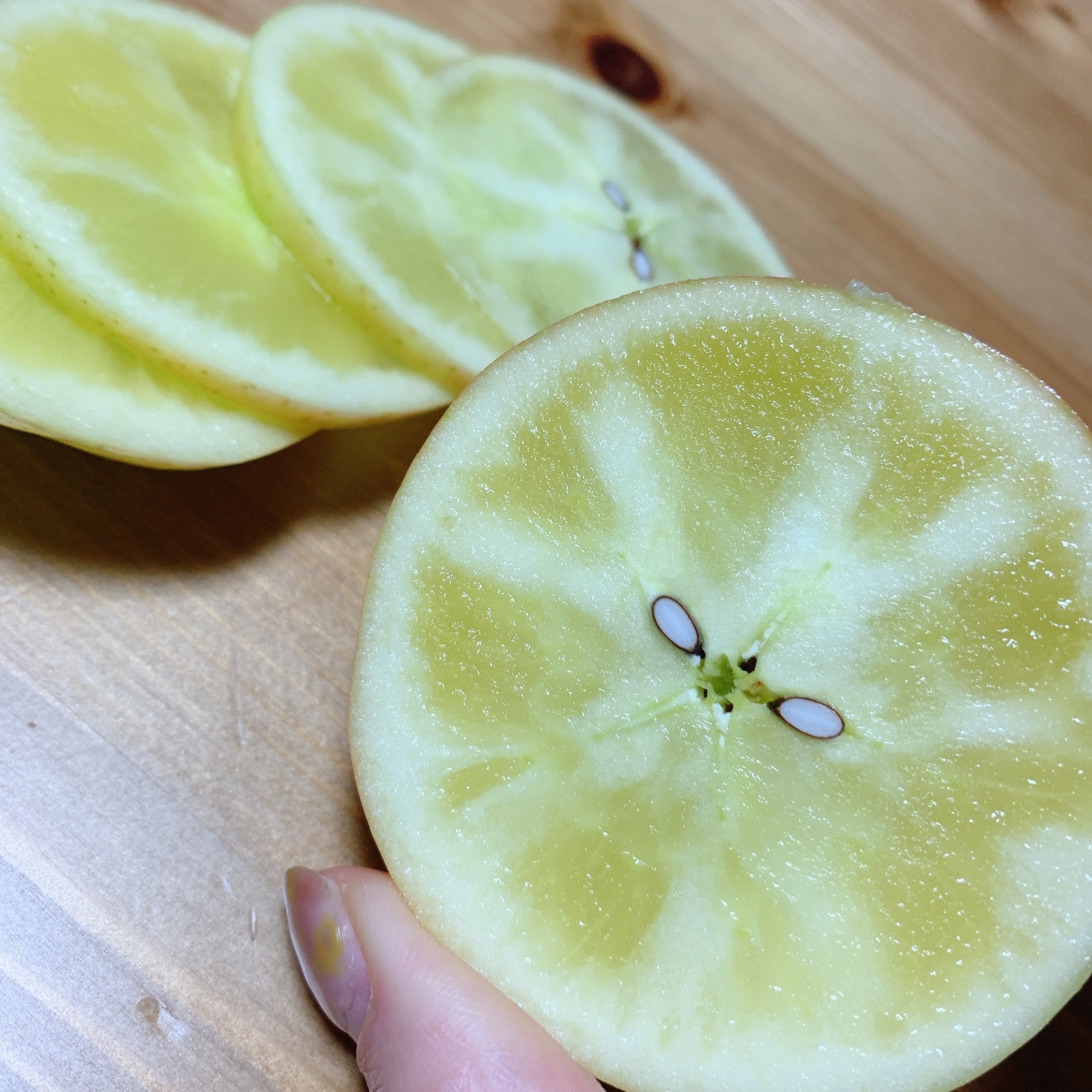 🎄光るりんご🍎蜜がたっぷりこうとく『こうとく』ギフトBOX 小玉4