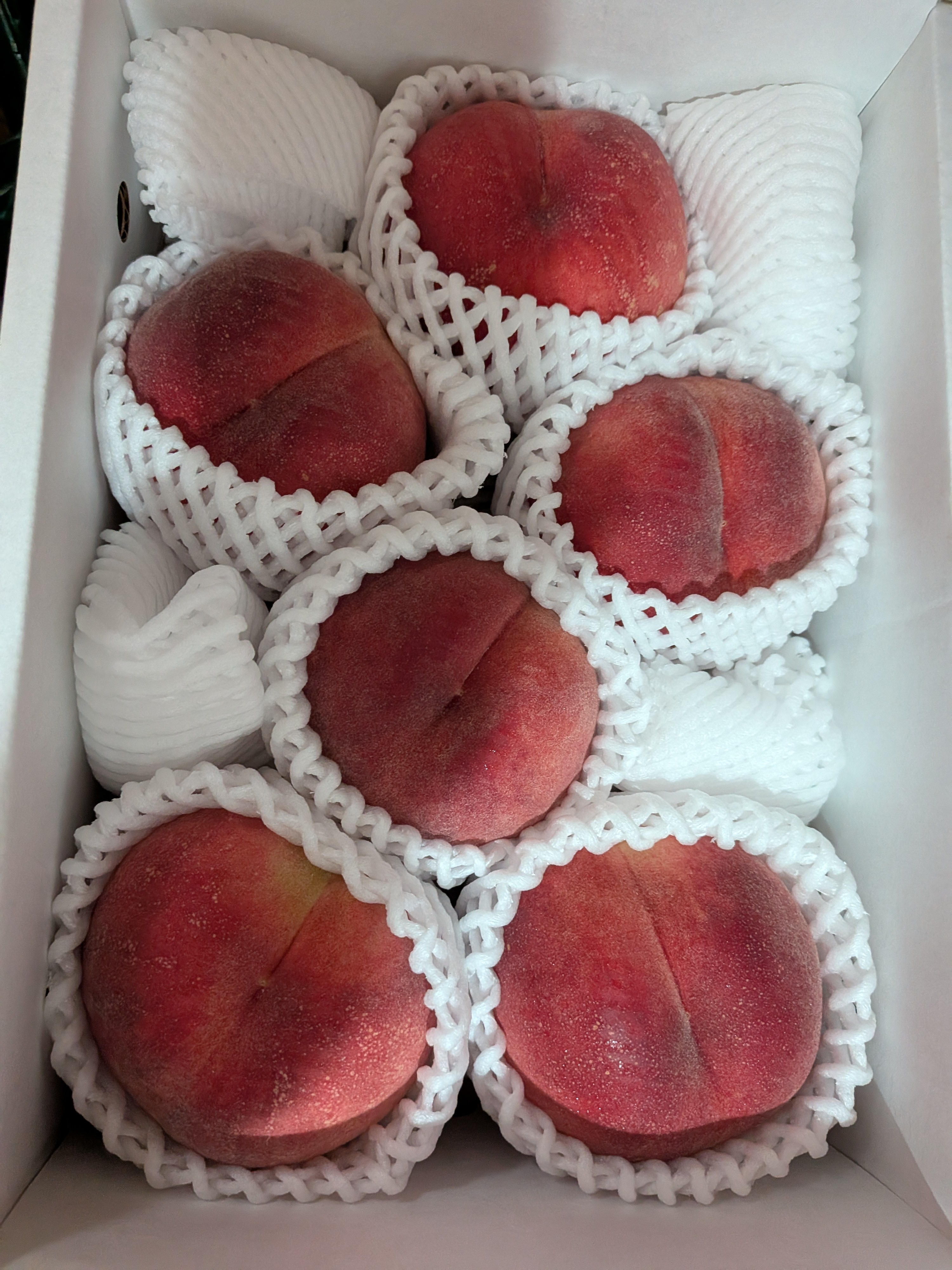 数量限定 生育希少の激レア桃 【美郷】 2kg 夏ギフト ｜ 果物/もも