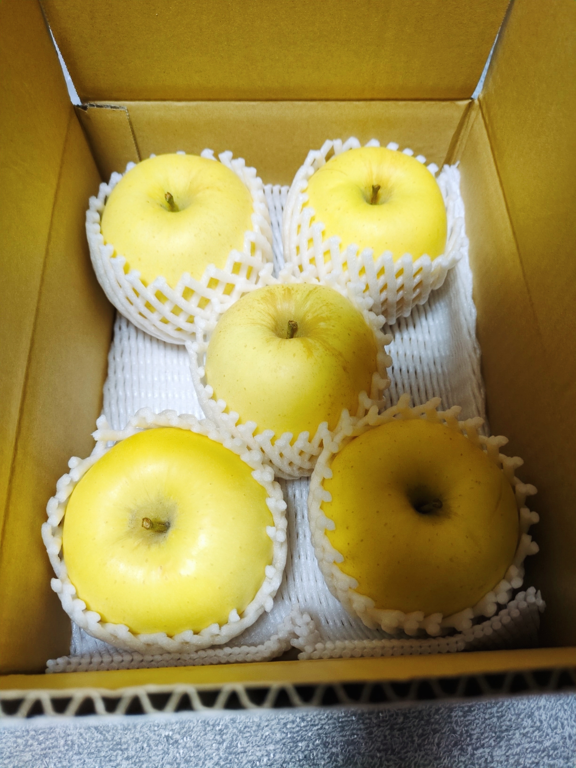 樹上完熟 喜三郎農園のはるか家庭用約2k | 果物/りんご 産直アウル