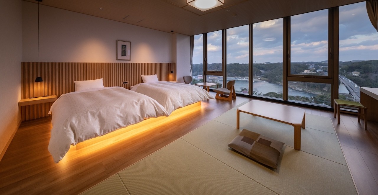 観光ホテル 大望閣 リニューアルしたベッド付き和洋室