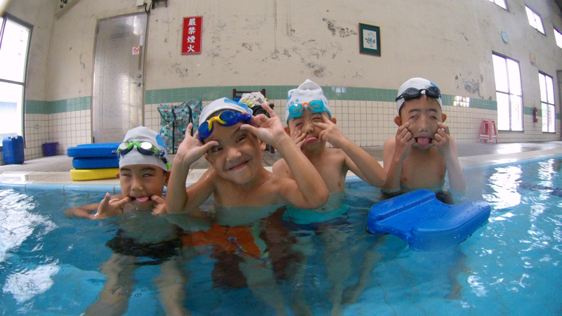 台南小白鯨游泳教室 - 