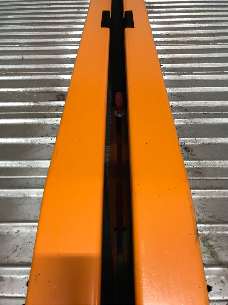 謝青芳 - 停車位清潔