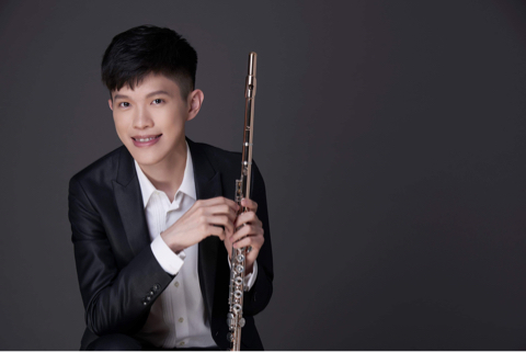 提供氣球花服務的專家呂正邦