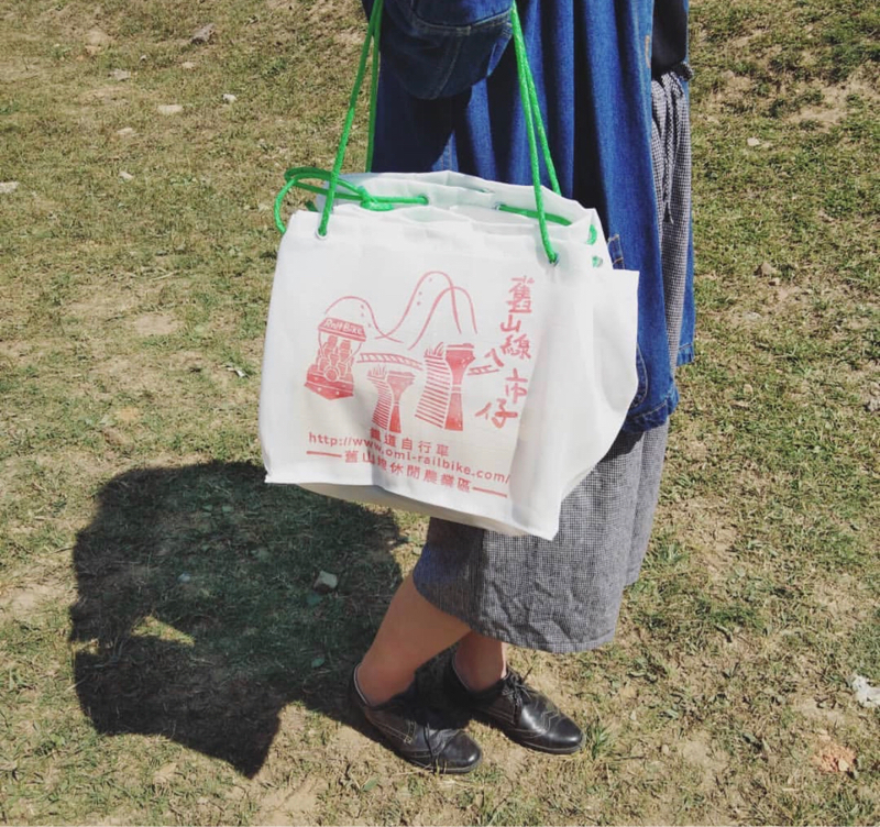 零聚設計工作室 - 手提包圖案設計