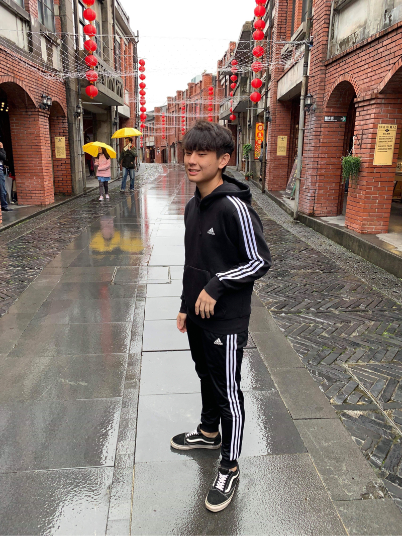 林翰廷 - 私訊我的賴、臉書、ig都可以哦！