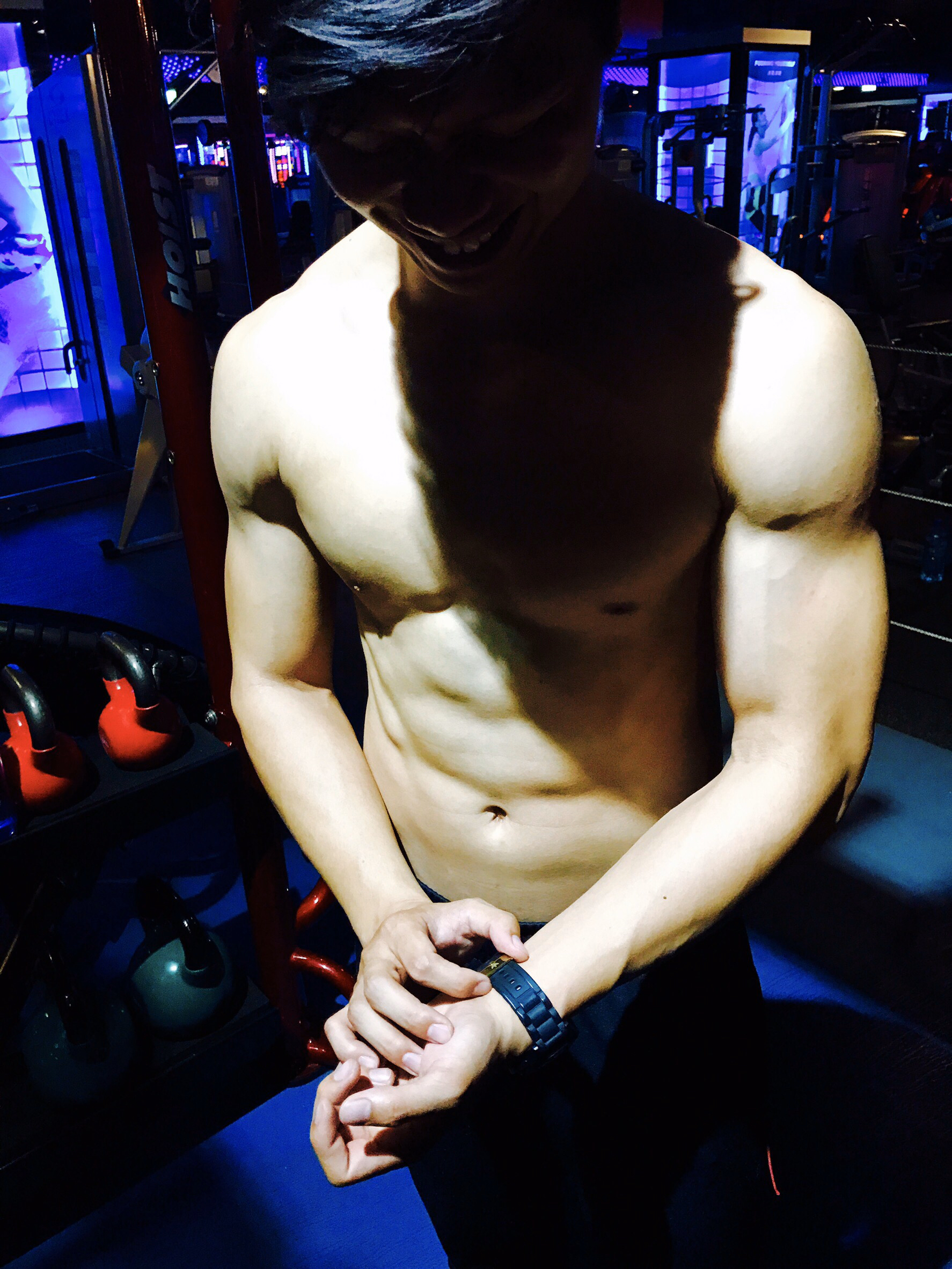 提供衝浪教練課服務的專家曾慶峰Bolt