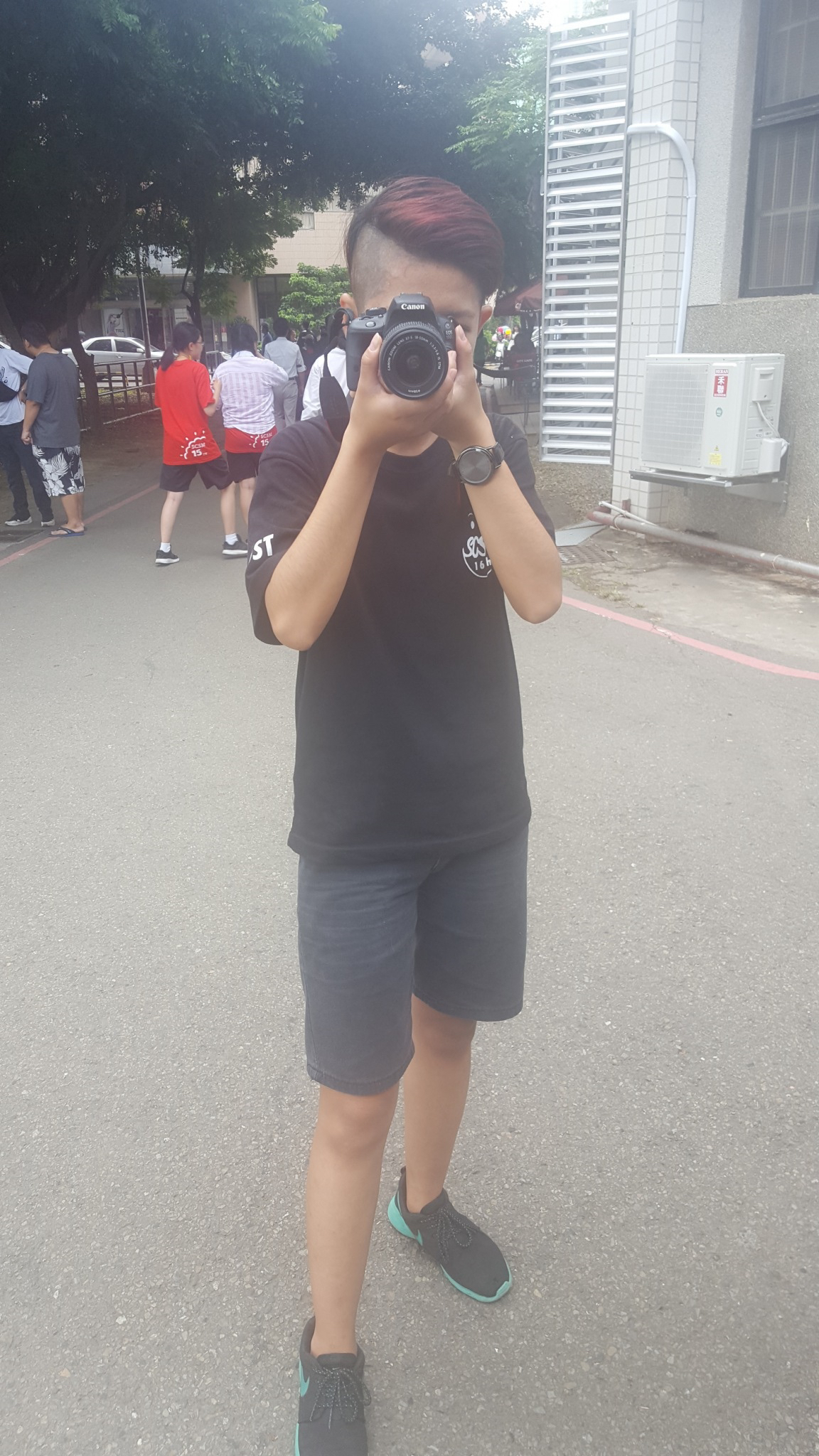 提供禮服服務的專家阿荷