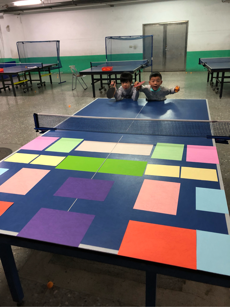 柯竑斌 - 發球落點練習 用色彩增加孩童興趣