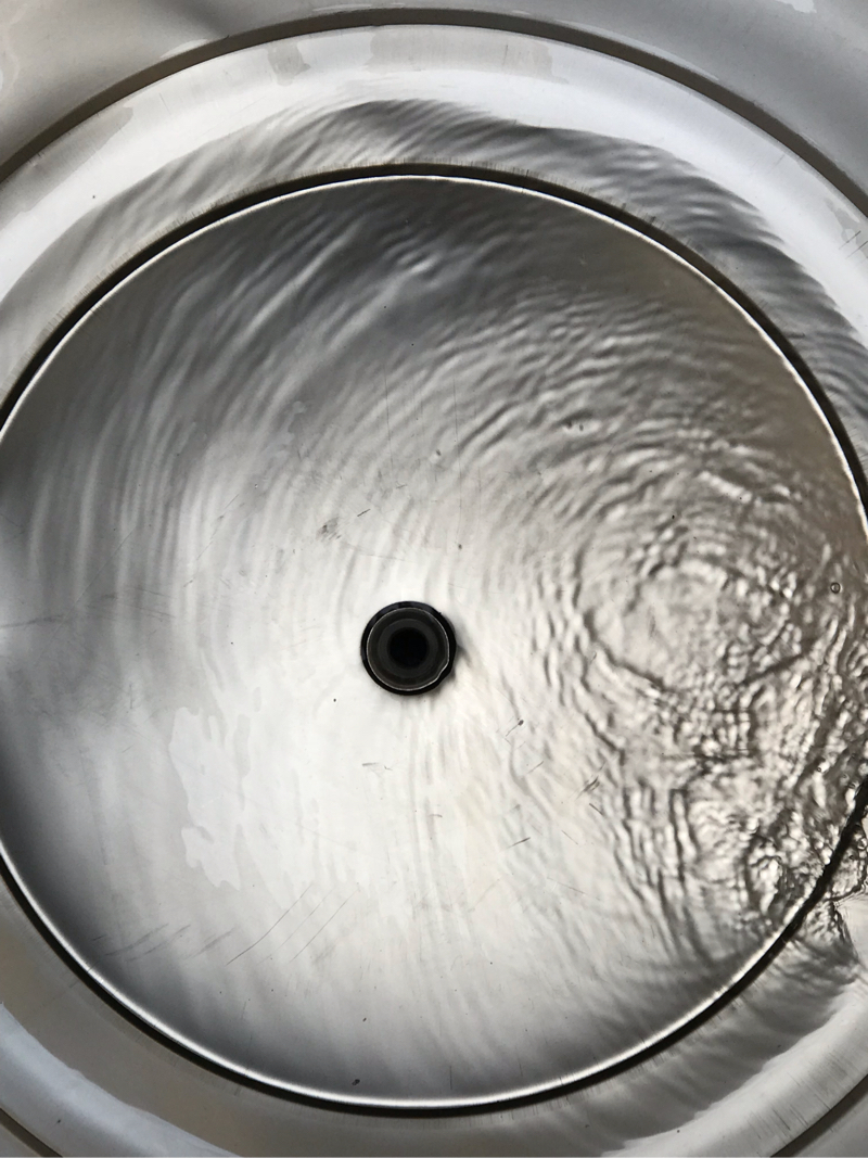 謝青芳 - 水塔清洗