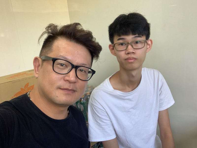 張益敏 - 未來的人民保姆，本來以為自己的英文程度還可以，不料在第一次考試慘招滑鐵盧，究其原因是對英文的一知半解，以為背的單字夠多，就足夠應付英文考試，其實...文法觀念結構不強，在做題上是很吃虧的。