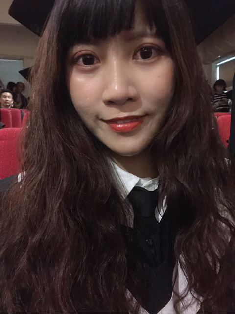 提供壁貼之家服務的專家Yvonne