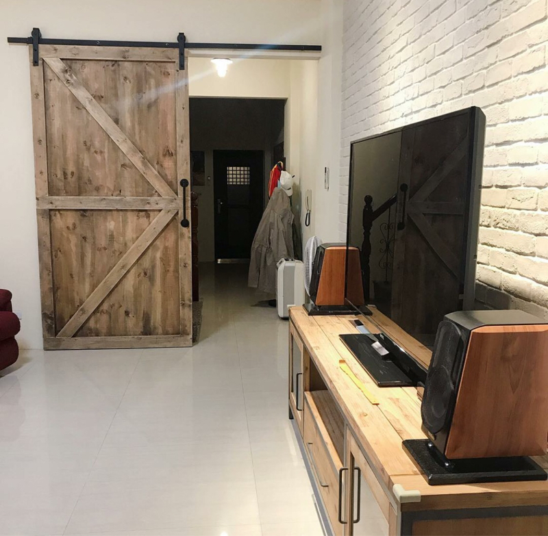 吾宅制作室內設計 - 穀倉門 文化石 拋光石英地磚 全室油漆