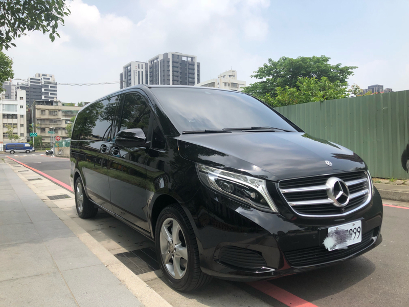 群新租賃有限公司 - 賓士頂級 V class