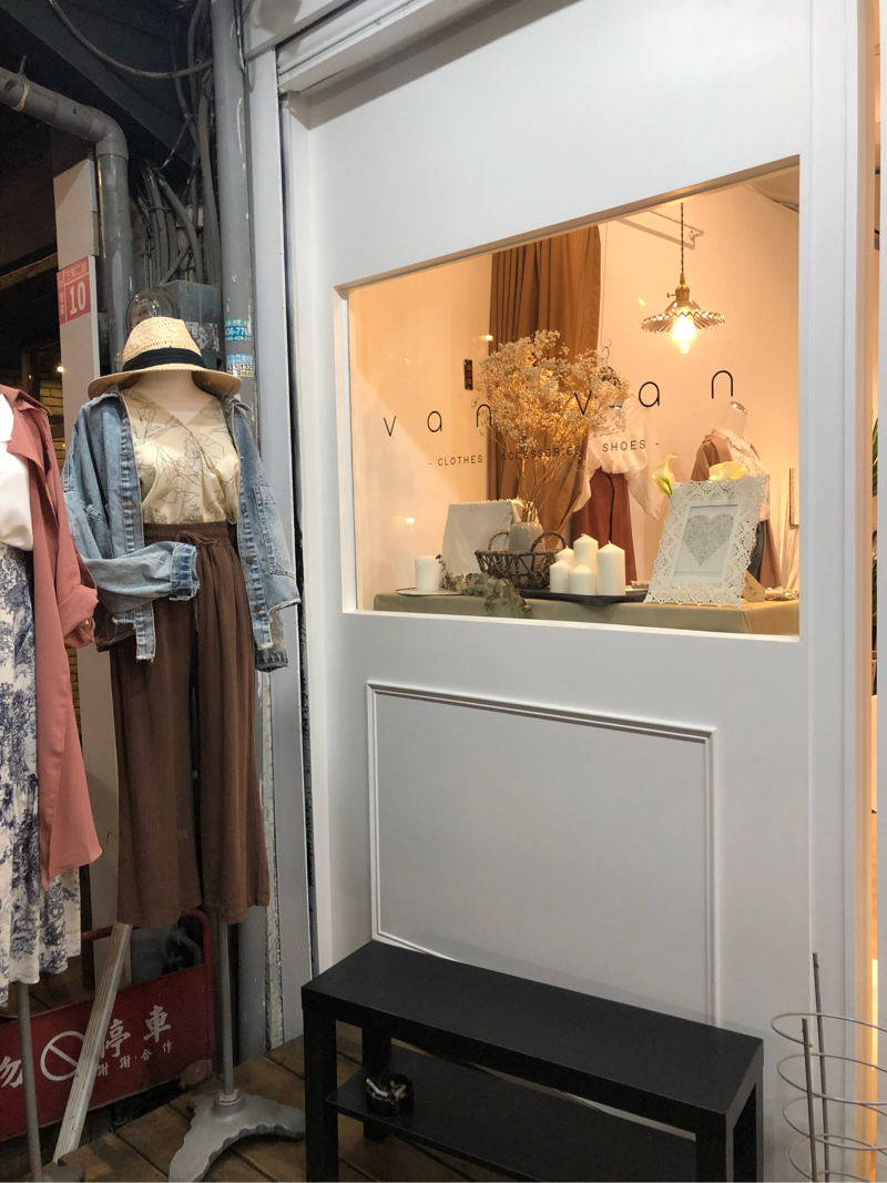 墨師坊室內裝修設計有限公司 - 中原三和二街店面櫥窗設計