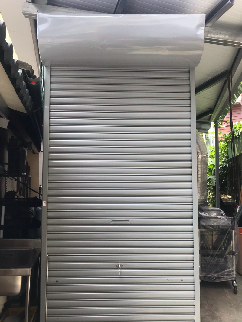 冠綸興業有限公司 - 捲門安裝
