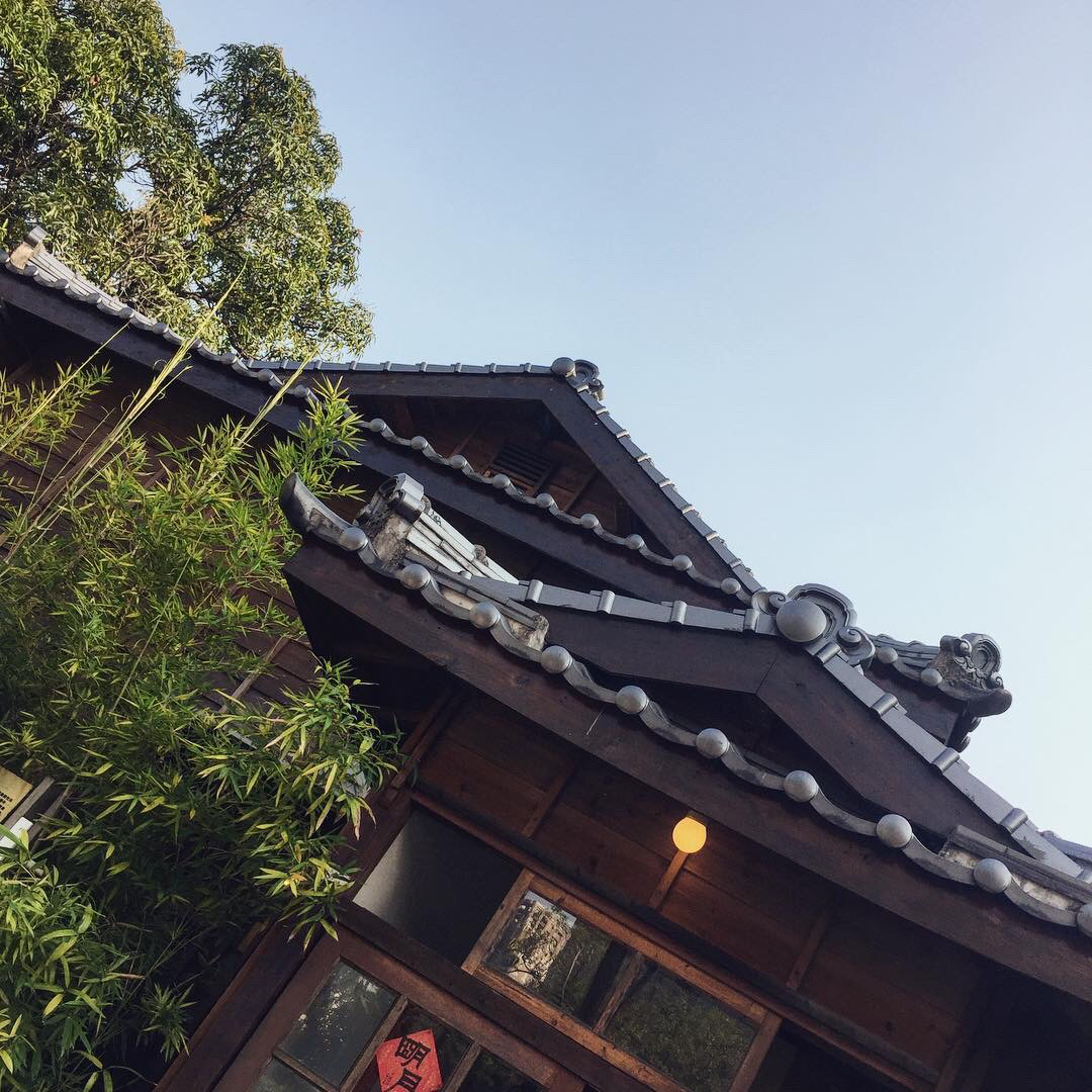 提供先鋒保全服務的專家語文學習、論文指導