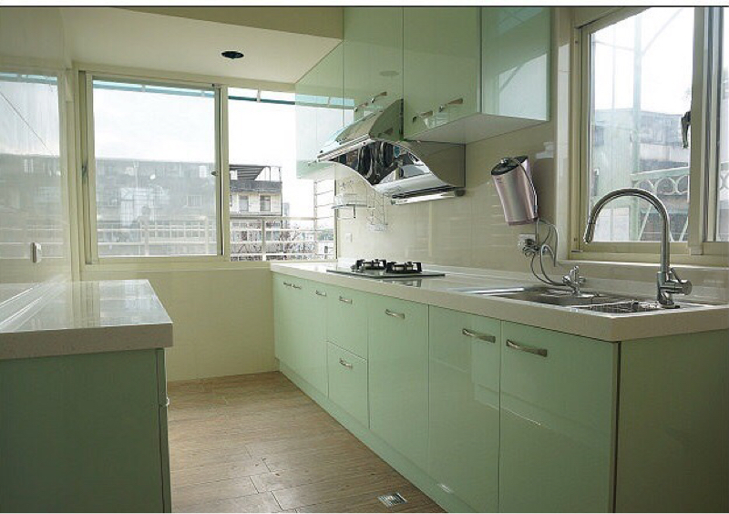 蘇郁翔 - 綠色結晶鋼烤 
韓國人造石