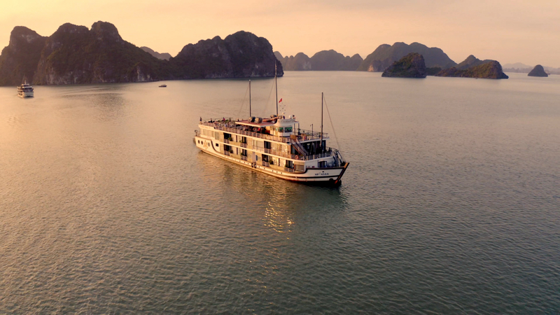 Double Shots Media - 今年6月初於越南以空拍機拍攝Orchid Cruise
