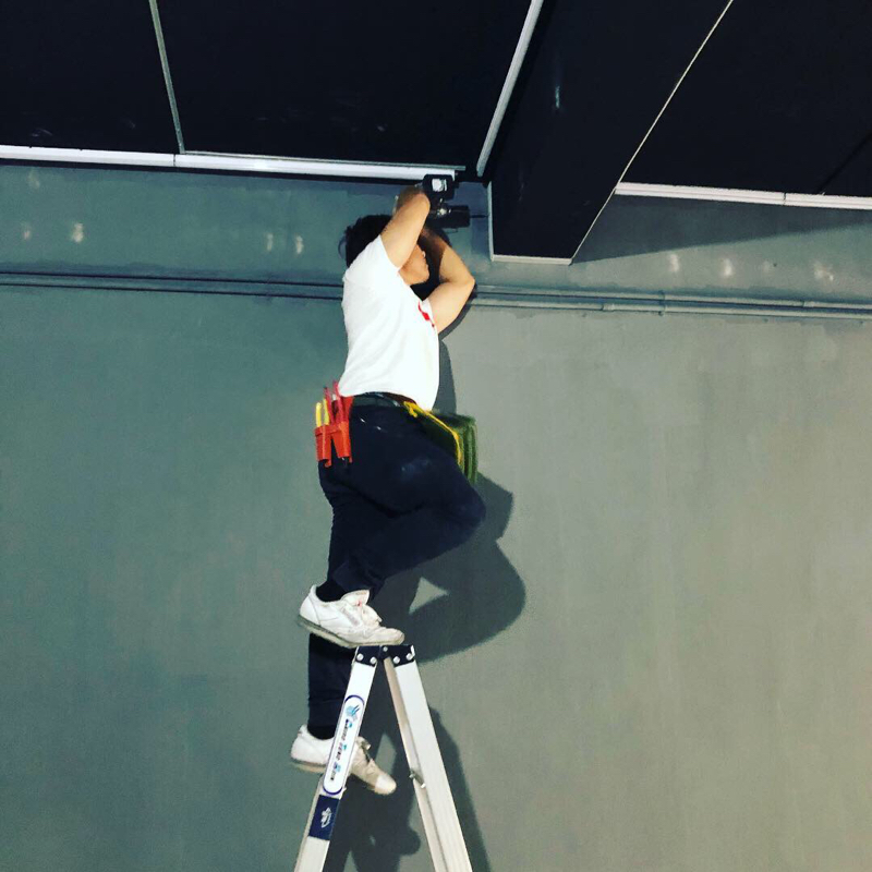 滿天星企業社 - 汽車美容支架燈安裝施工。