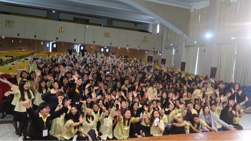 Jasmine Chiang 姜雯玲 - 2019.03.09景美女中十年一刻校友回娘家
活動主持現場