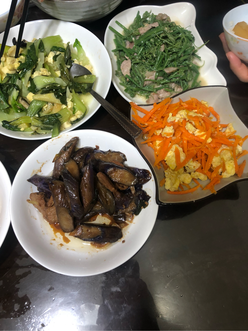 陳一心 - 晚餐
醬炒茄子、蘿蔔炒蛋、清江豆腐、腐乳龍鬚炒肉