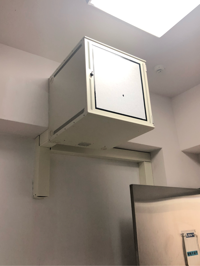 艾奎其資訊工程有限公司 - 壁掛機櫃安裝