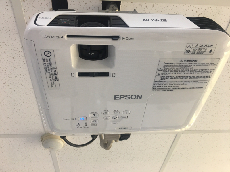 陳滄彬 - 投影機安裝