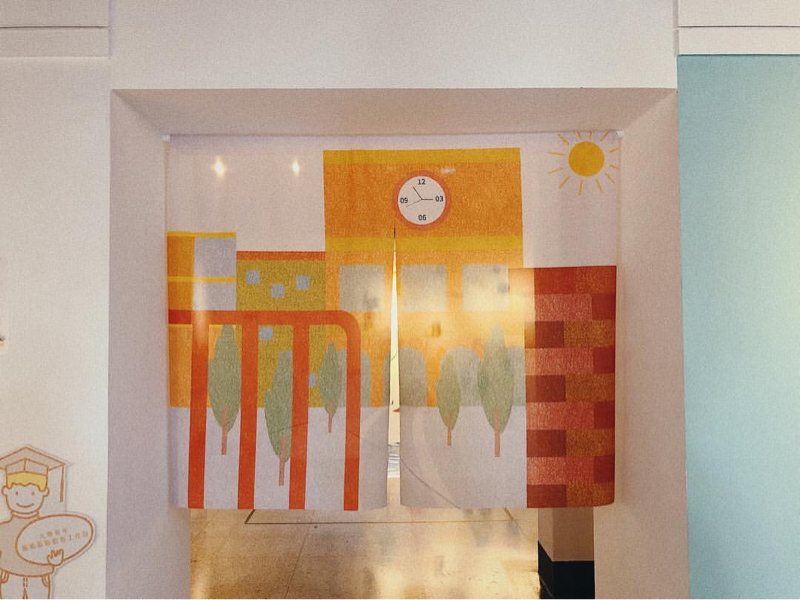 左角設計有限公司 - 教育部大專青年偏鄉藝術教育工作隊＿展覽隔間布簾設計