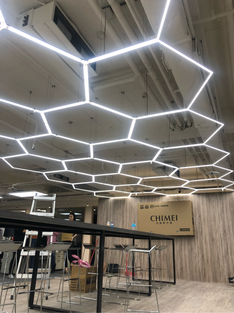 劉柏陞 - 美術燈具安裝奧