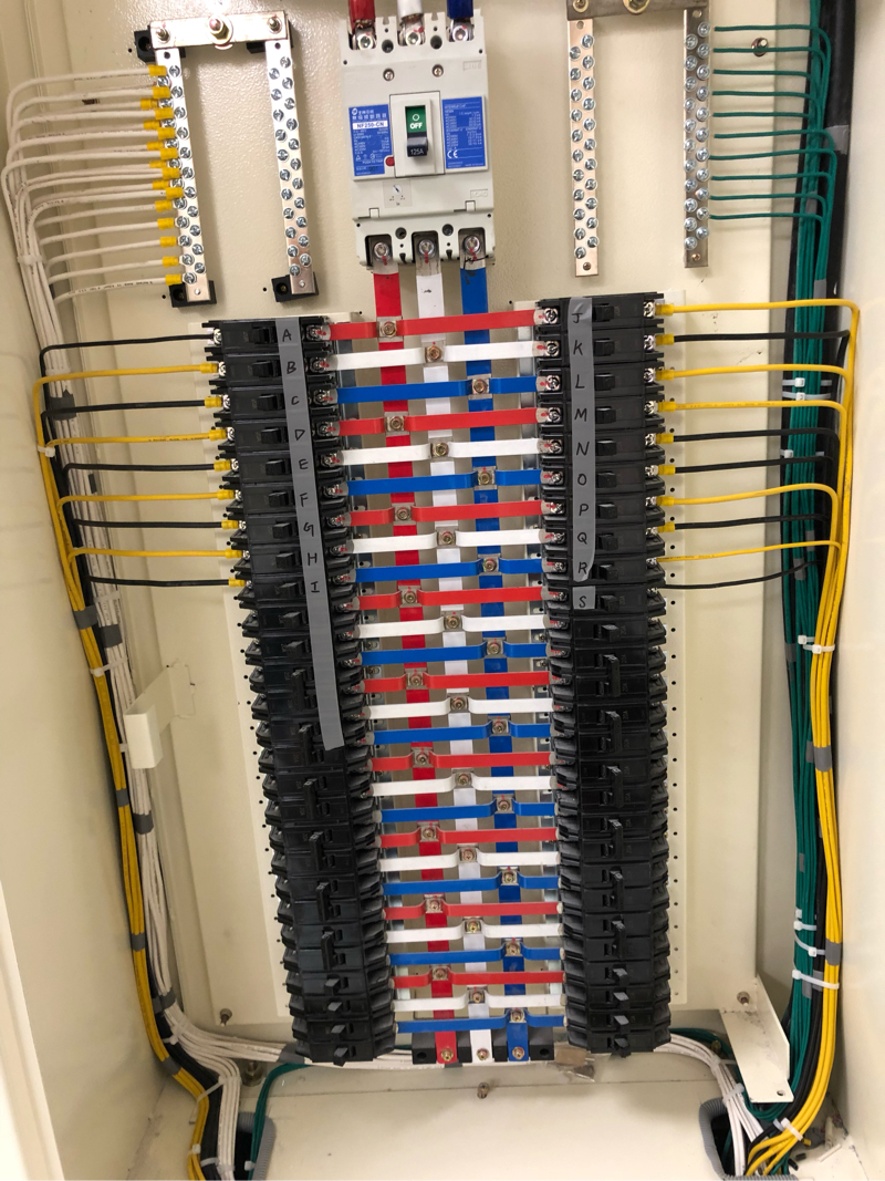 劉柏陞 - 開關箱 
檢線整盤