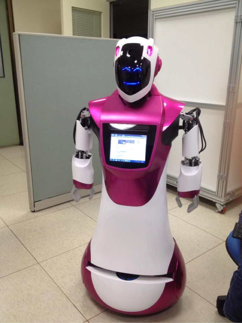 浦飛特設計股份有限公司 - 鴻海服務型機器人-機構設計。