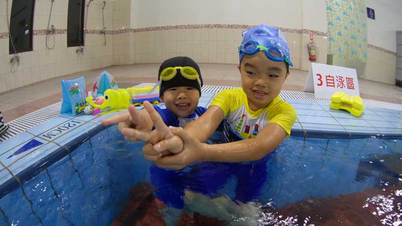 台南小白鯨游泳教室 - 