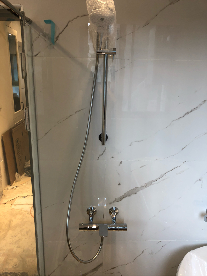 劉柏陞 - 淋浴蓮蓬施工安裝