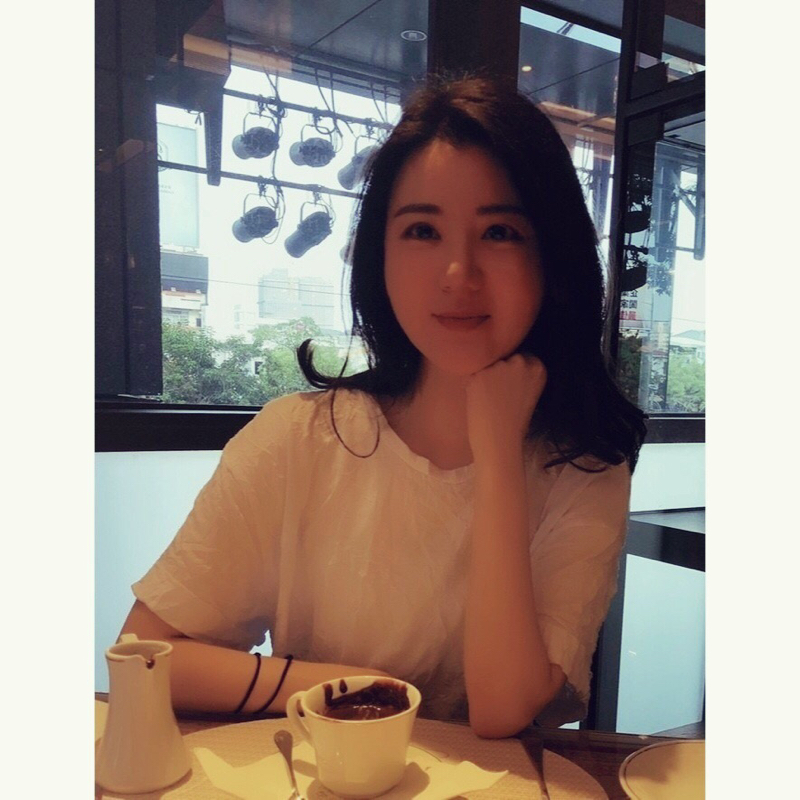 eileen翻譯工作室 - Hi~everyone~ this is Eileen~ I teach English with almost no Chinese? I am good at business and communication English skills. However, I am also an interpreter for business and speech occasions. Welcome to contact me for help??