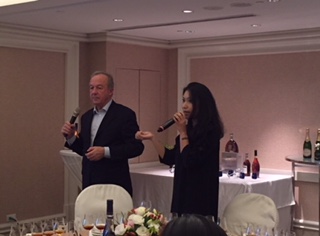 Jean Tsai  - 即時中英口譯。