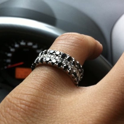 立言設計製作公司 - Infinity Ring 無極限鑽戒
可選擇寶石 大小