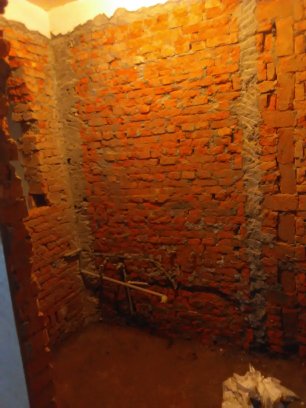 拆除工程 - 廁所瓷磚打除見底