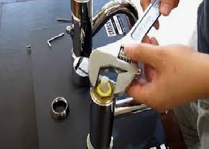 全家專業熱水器安裝維修及冷氣洗衣機清洗 - 水龍頭漏水、損壞、不緊，趕快找全家裝修清潔 0976-175-376 專人到府維修!