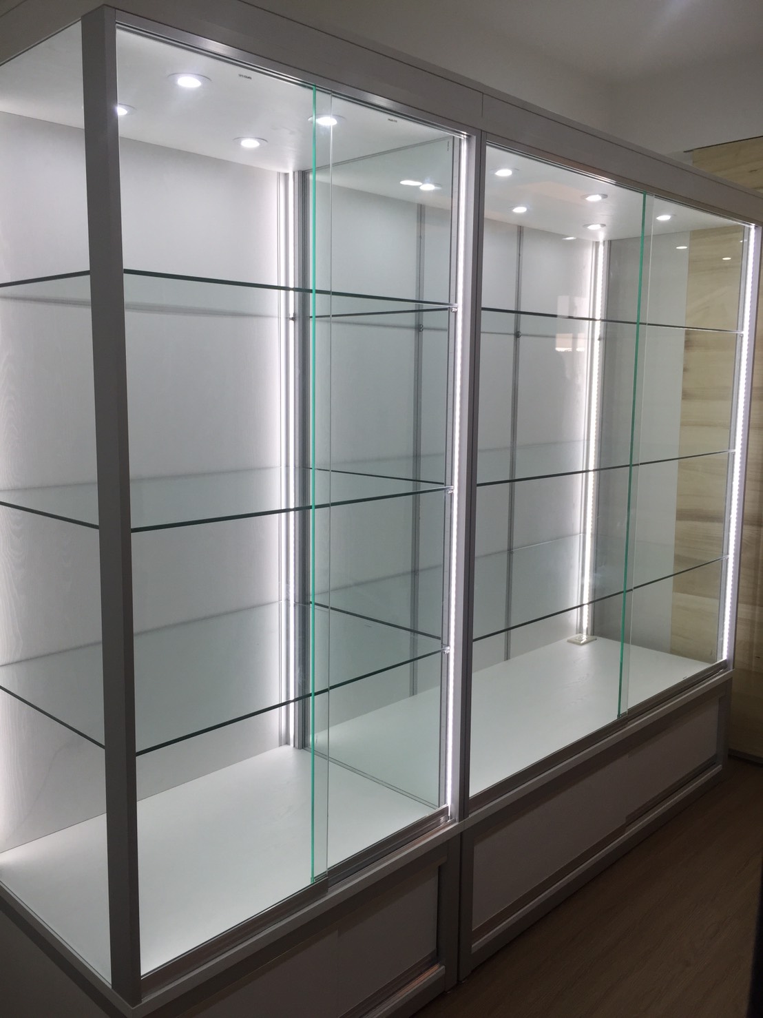 園毅有限公司 - 台北案場-展示櫃 園毅有限公司 - 台北案場-展示櫃