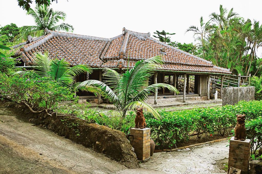 琉球村で昔の沖縄へタイムスリップ体験!