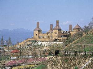 「えひめこどもの城」は遊具や乗りものアトラクション満載の大型施設！