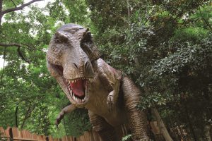 リアルな恐竜が22種類もいる森を探検！「ディノアドベンチャー名古屋」