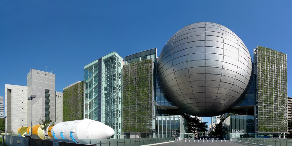 名古屋市科学館は、夏休み特別展や世界最大級プラネタリウムなど見どころ満載！