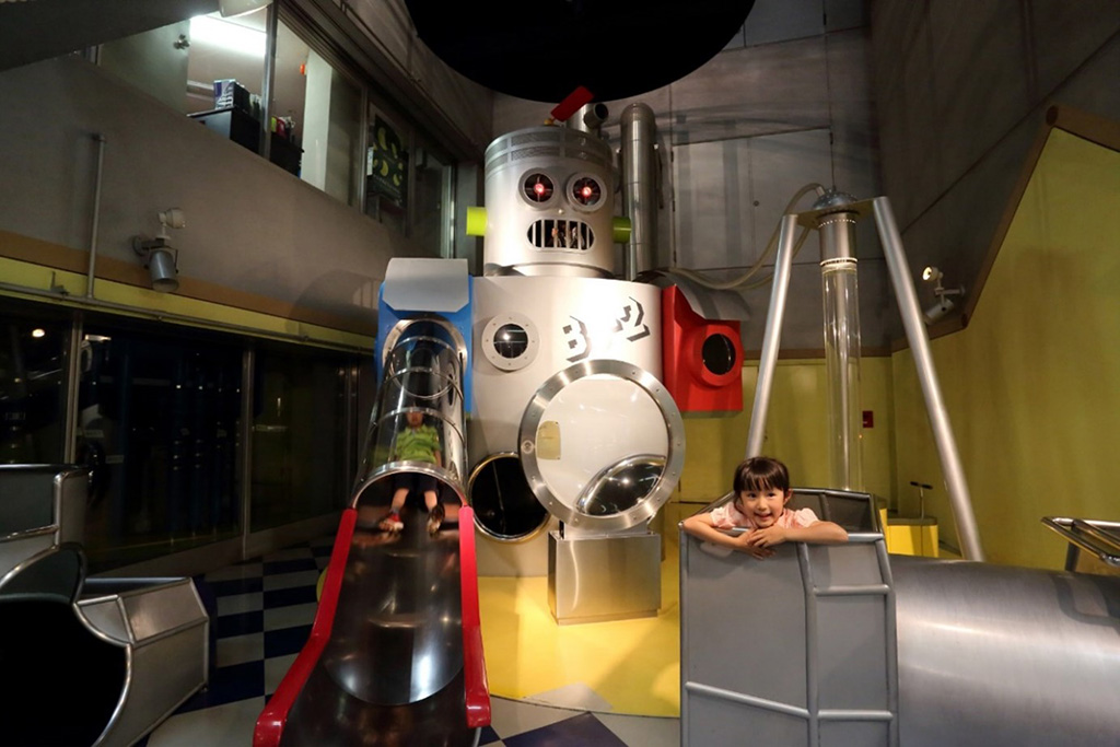 スペースシャトルの操縦を疑似体験できる「スペース・シミュレータ」/はまぎん こども宇宙科学館(神奈川県/横浜市)