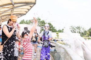 ずぶぬれになっても大丈夫!かわいい COOLPIX W150 をもってシロイルカに会いに行こう